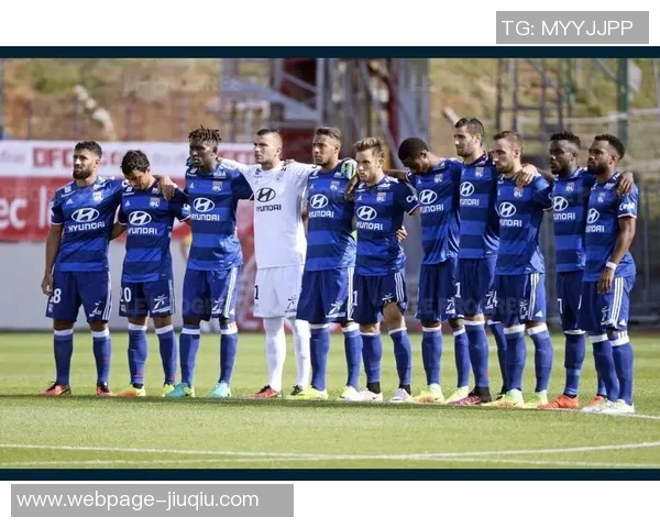 国米与里昂首发阵容揭晓球迷期待精彩对决与战术较量